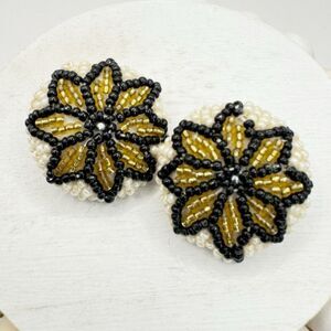 Vintage Seed Bead Flower Button Earrings Clip On Retro Black Eyed Susan